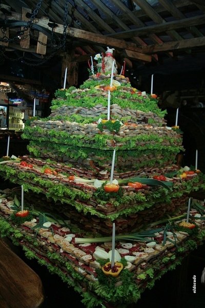 Найбільший бутерброд з салом у світі!28,7м.кв.